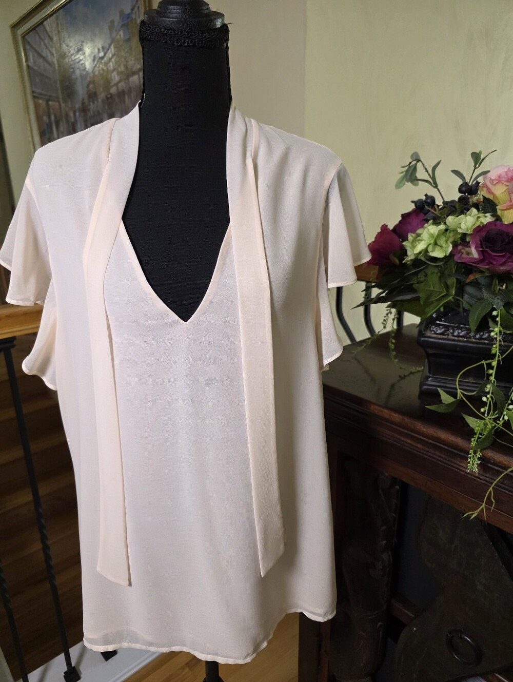 bebe Cream Tie-Neck Ruffle Sleeve Blouse Large